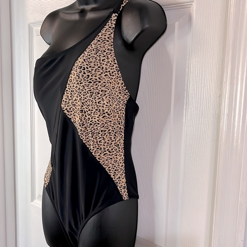 Shandian one piece black & tan swim suit, size large, NWT.